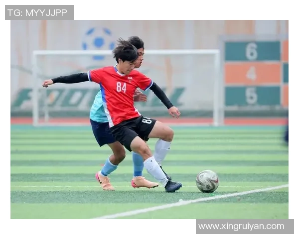 逆风中的足球梦想如何在挑战中绽放光彩与希望